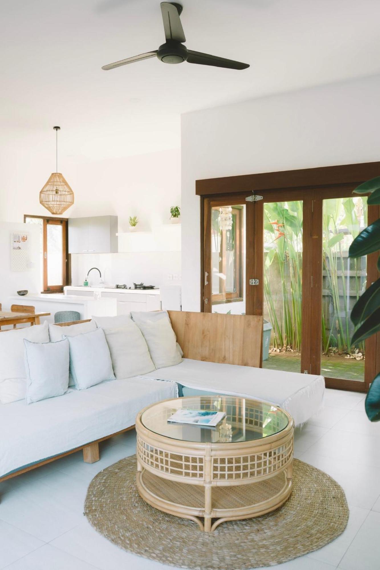 Three Palms Surf & Stay Medewi Airsatang Екстериор снимка