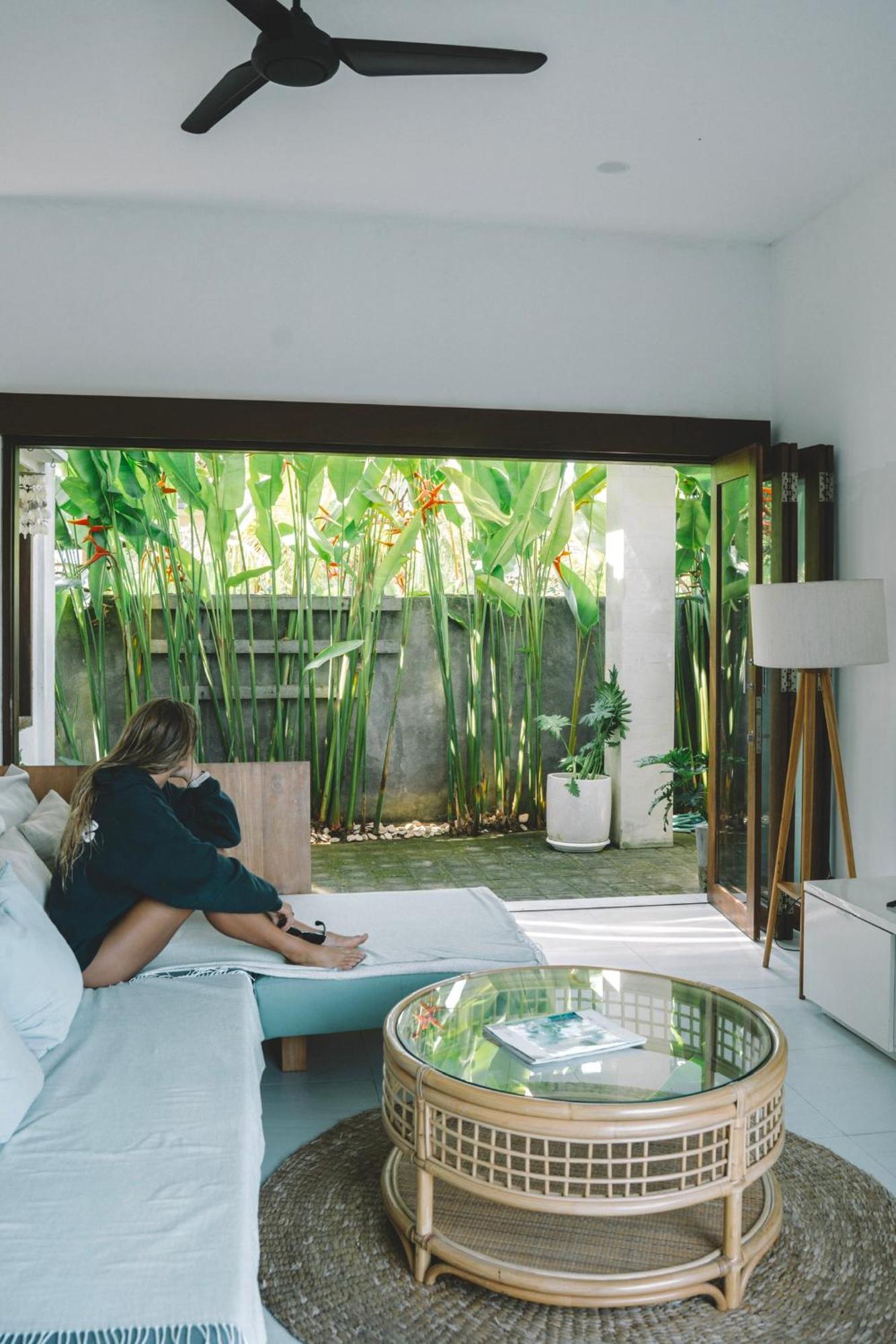 Three Palms Surf & Stay Medewi Airsatang Екстериор снимка